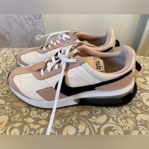 Nike Air Max Pre-Day Woman's Size 8 Rose pink Running shoes